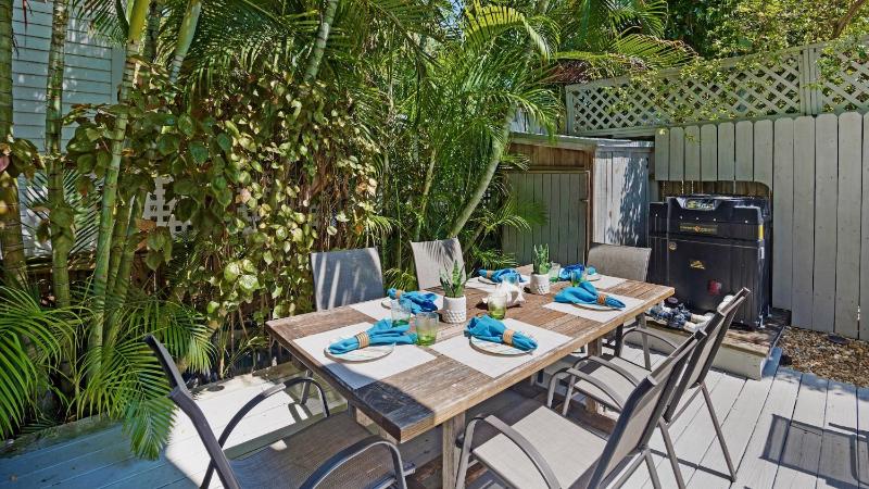 Americana Tropicale by Last Key Realty - image 31