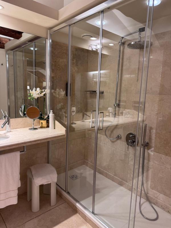 Double Room - Attic image 4