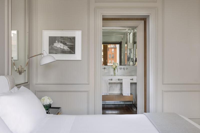 Studio Deluxe with River View image 4