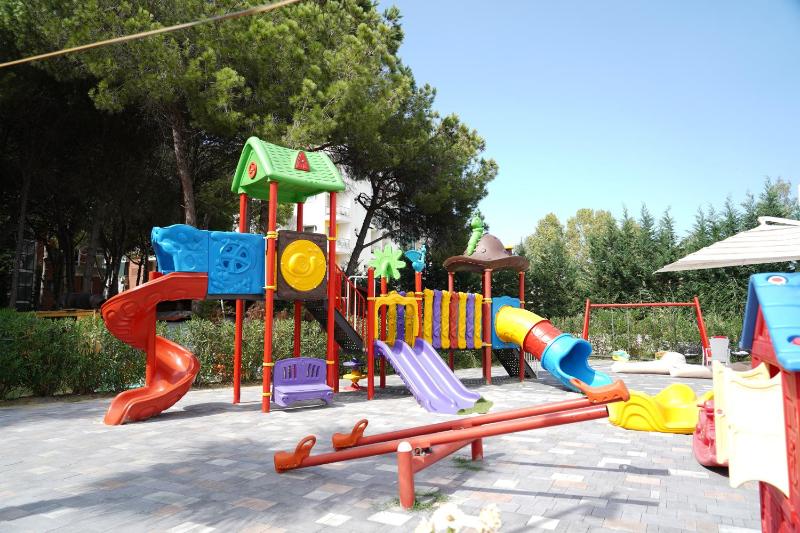 Henry Resort & Spa - image 4