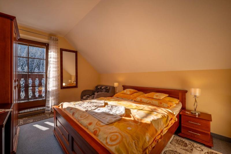 Double Room with Extra Bed image 1