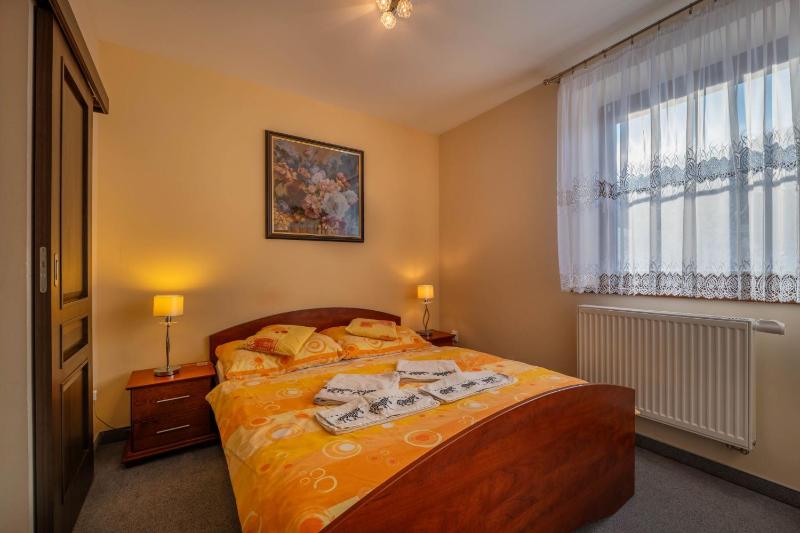 One-Bedroom Apartment image 3
