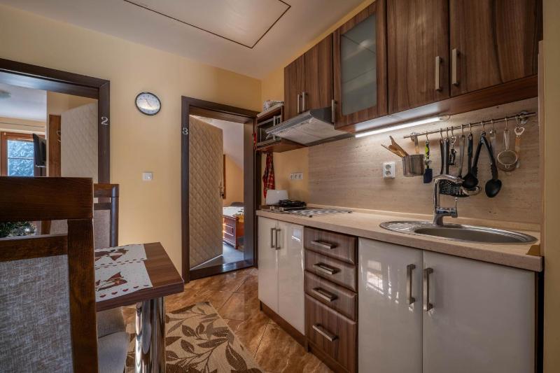 Double Room with Balcony image 4