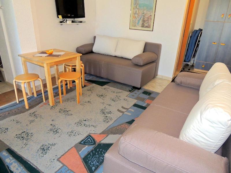 One-Bedroom Apartment with Terrace image 3