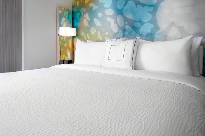 King Room with Sofa Bed image 1