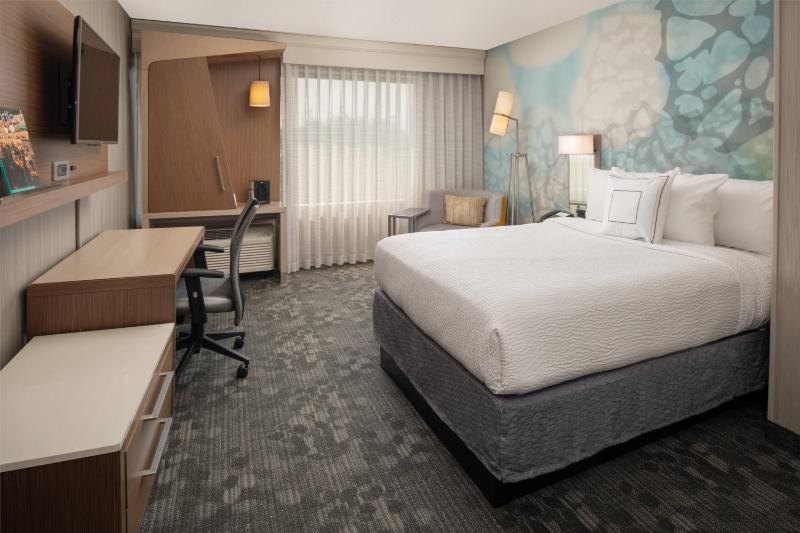 Courtyard by Marriott Portland Airport - image 23
