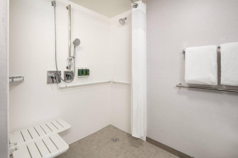 Courtyard by Marriott Palm Springs - image 4