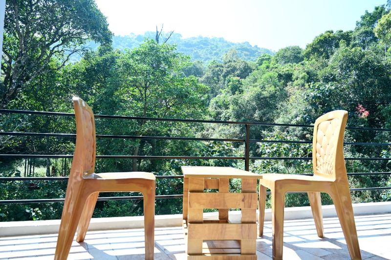 coorg misty mountains guest house - image 24