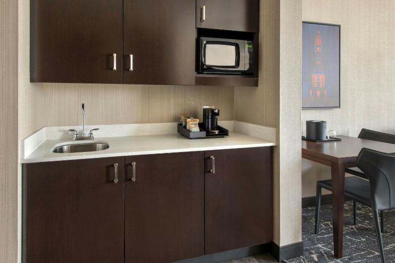 Courtyard by Marriott Philadelphia South at The Navy Yard - image 13