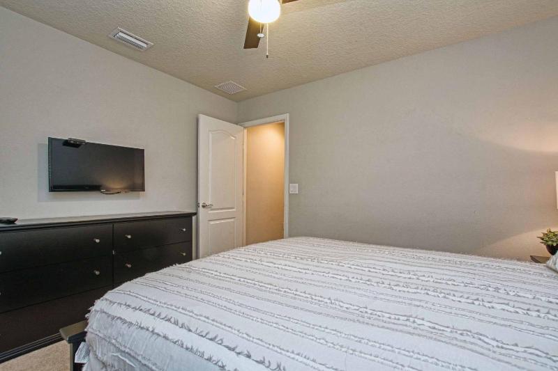 8 Bedroom Home at Windsor Westside with Top Amenities - image 34