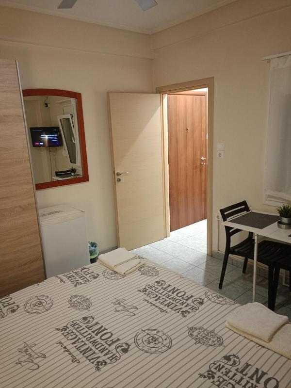 Athens Downtown Apartment - image 1