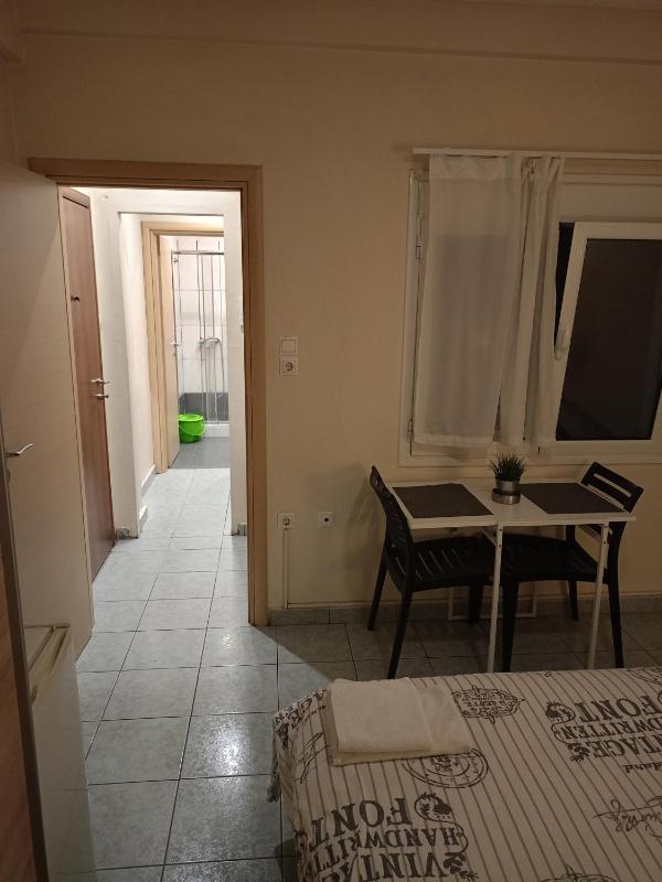 Athens Downtown Apartment - image 10