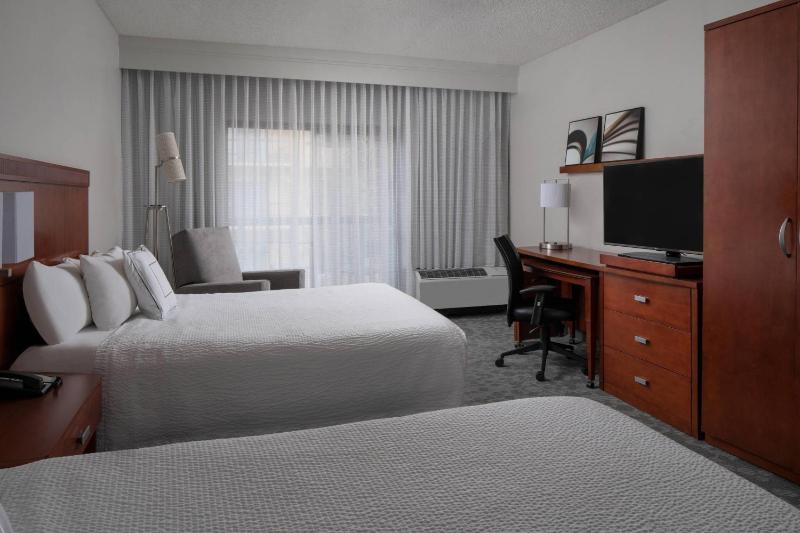 Courtyard by Marriott Jacksonville at the Mayo Clinic Campus/Beaches - image 16