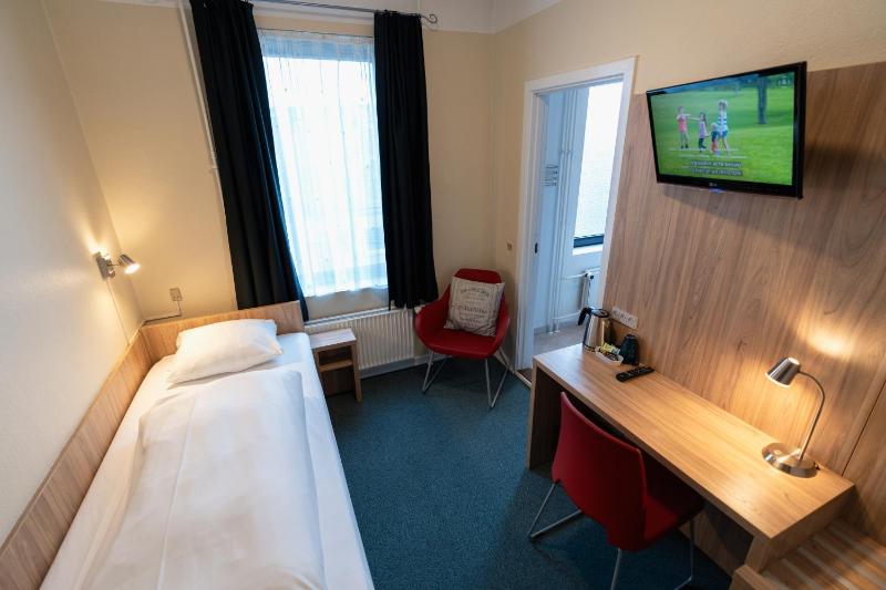 Standard Single Room image 1