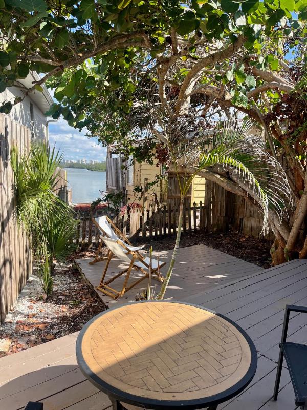 Rainforest One-Bedroom Cottage image 4