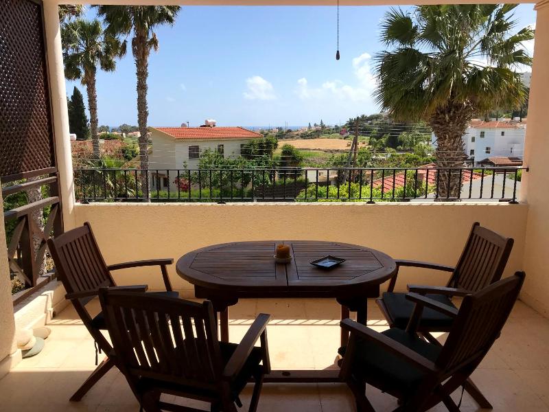 One-Bedroom Apartment image 3