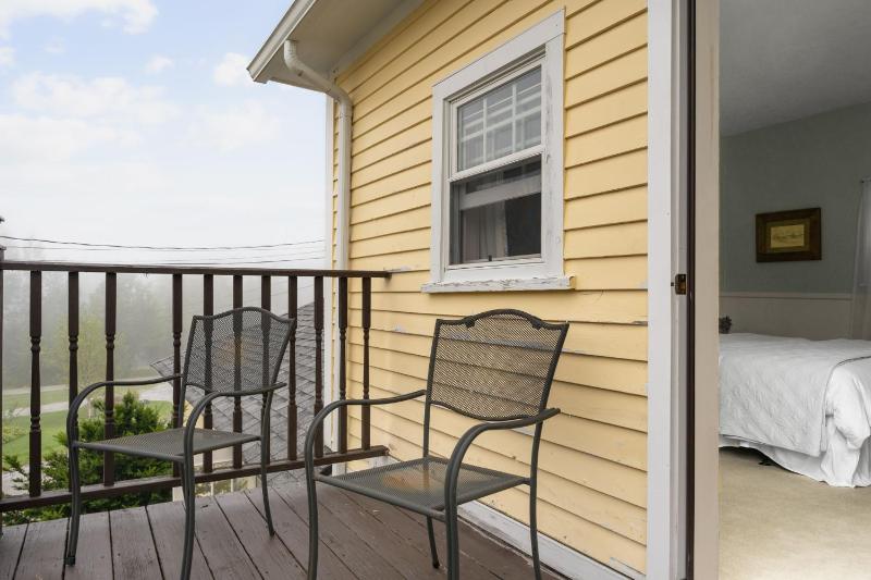 Queen Suite image 3