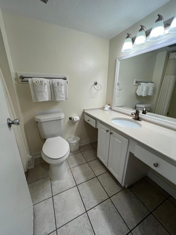 2 Bedroom/2 Bath Loft image 3