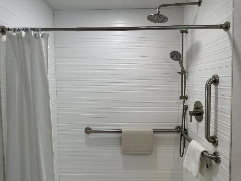 Queen Studio Suite Disability Access (ADA) with Deck image 4