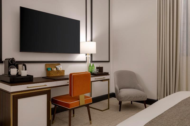 Classic King Room image 3