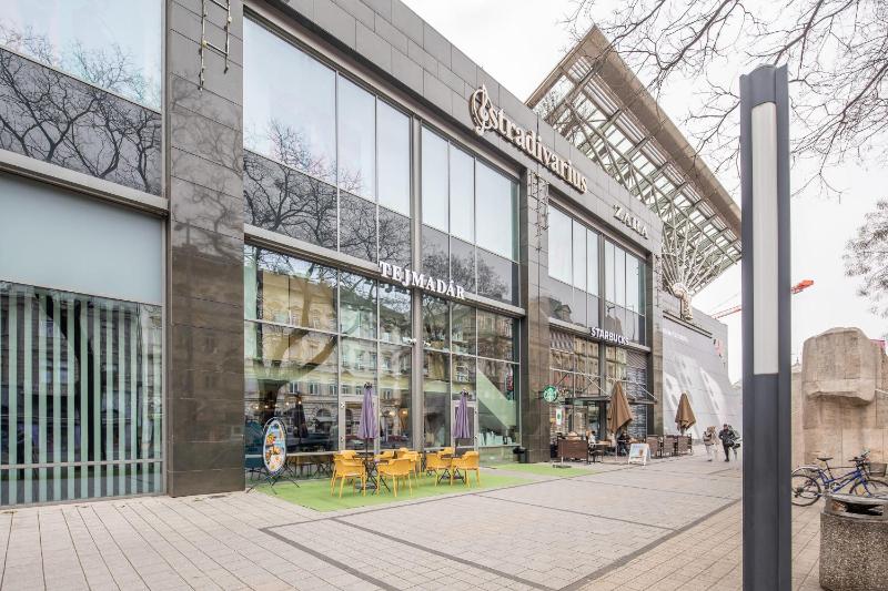 Central - Stylish New Studio - AC - image 16
