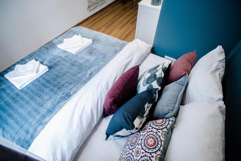 5 bedrooms apartment with AC in center - image 10