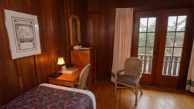Standard Room image 4