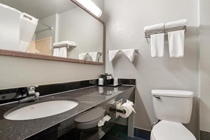 Double Room - Non-Smoking  image 2