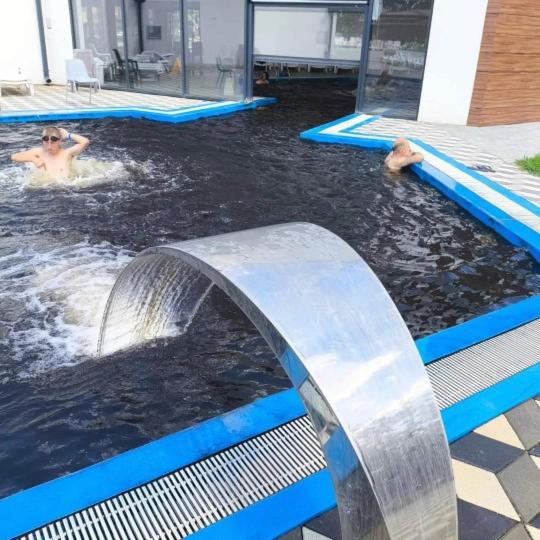 Queen Room with Balcony image 2