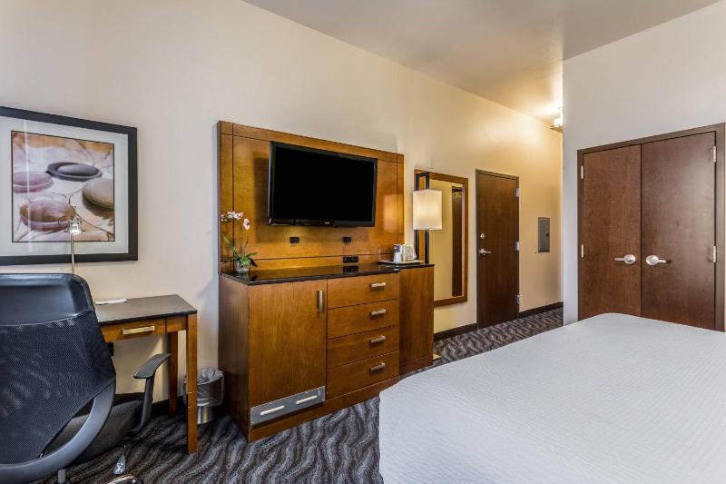 King Room image 3