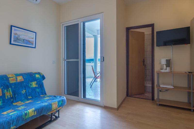One-Bedroom Apartment with Terrace and Sea View image 1