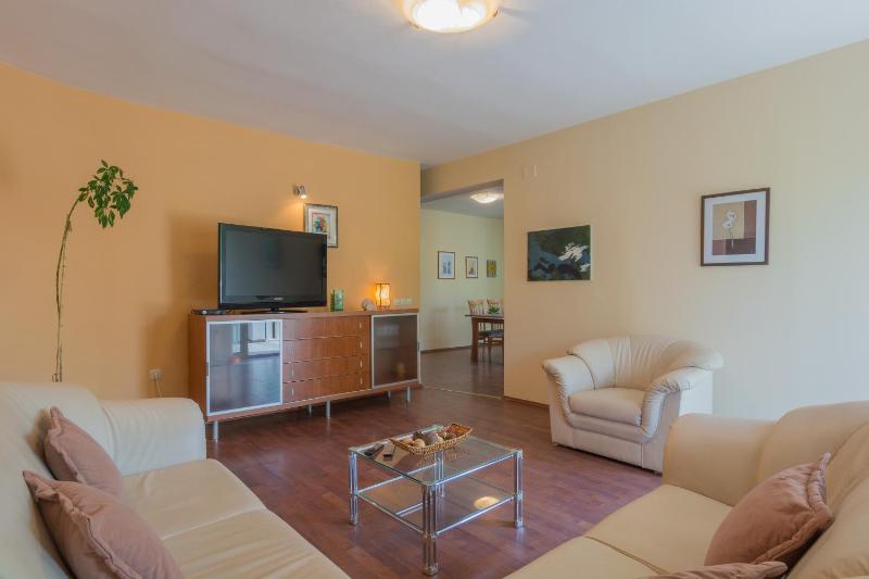 Two-Bedroom Apartment with Terrace and Sea View image 4