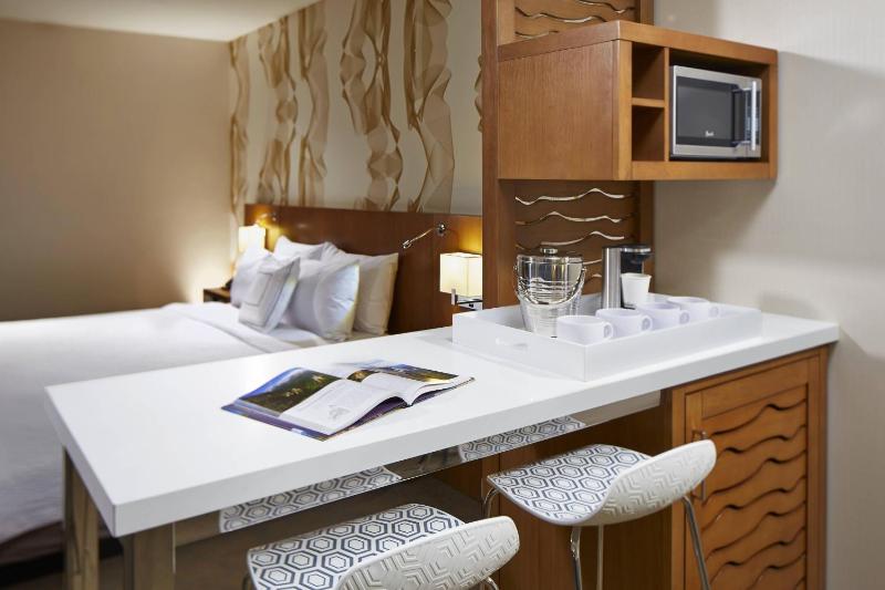 Executive King Room image 4