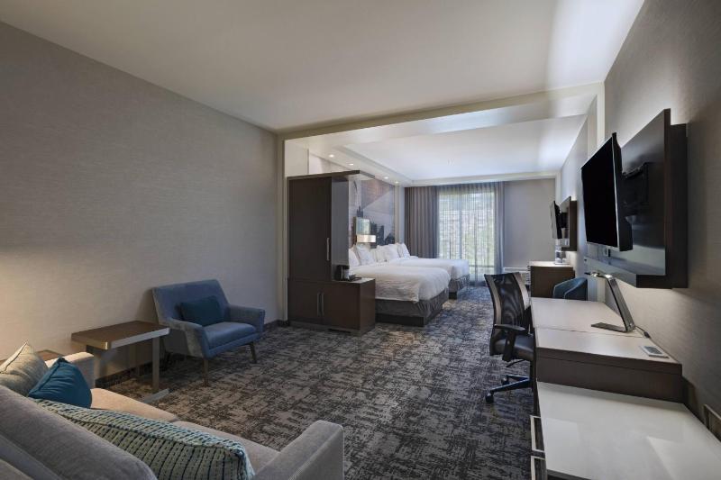 1 Bedroom Suite, 2 Queen, Sofa bed image 3