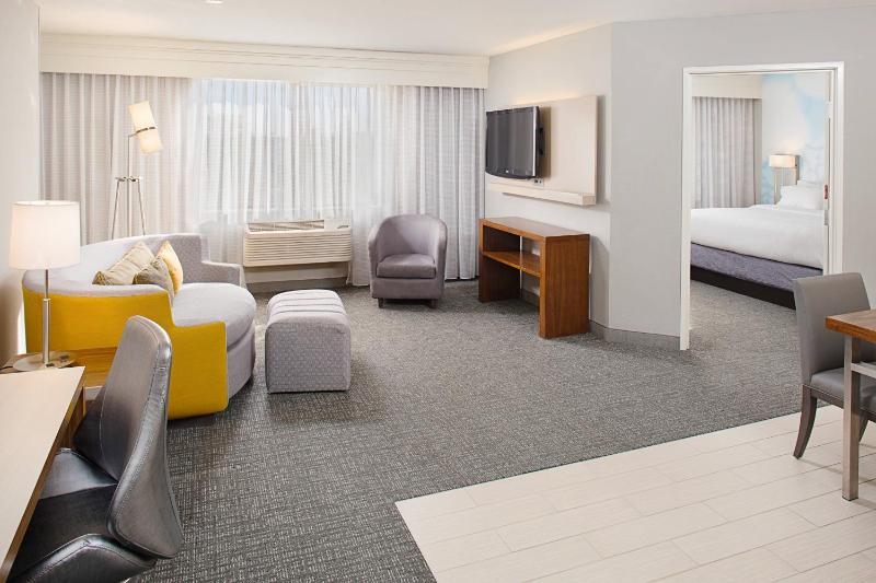 One-Bedroom King Suite with Sofa Bed - Non-Smoking image 1