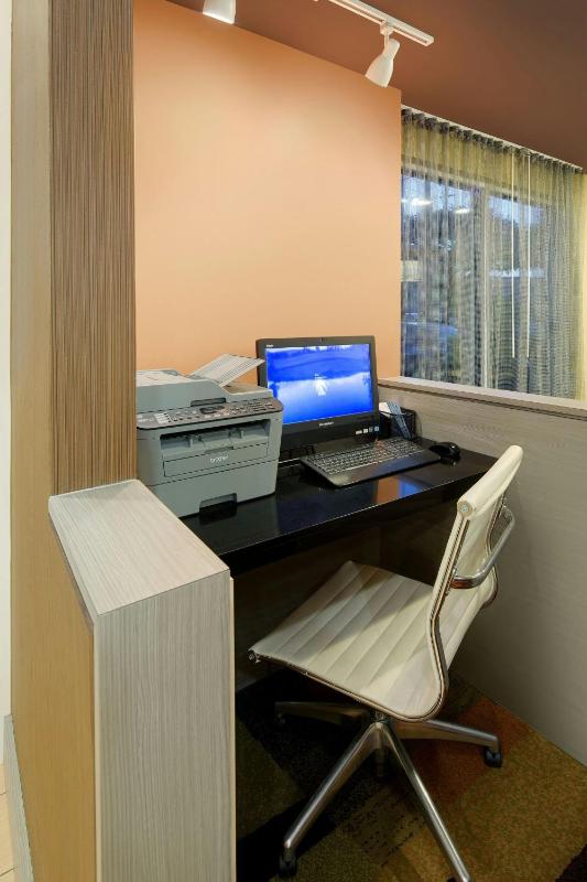 Fairfield Inn & Suites by Marriott Austin-University Area - image 5