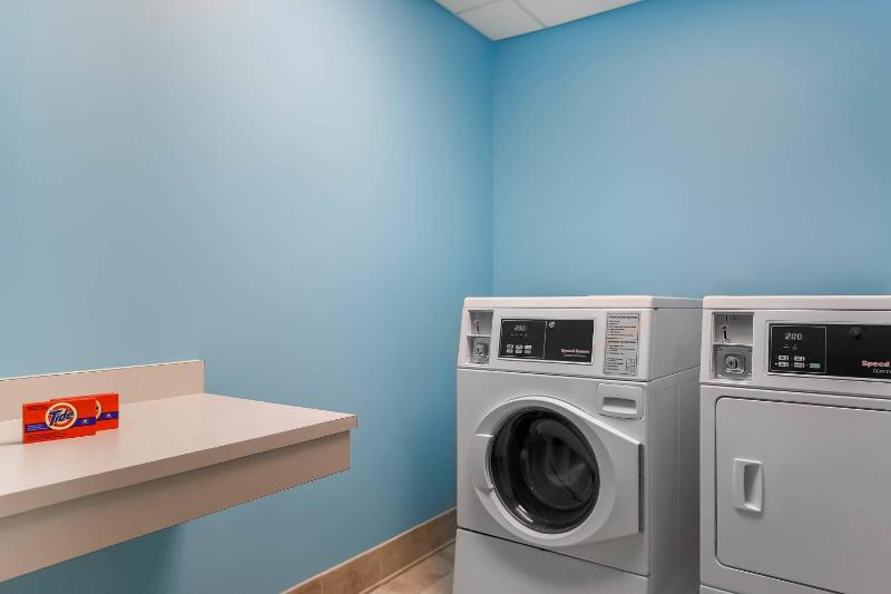 Courtyard by Marriott Tampa Brandon - image 8