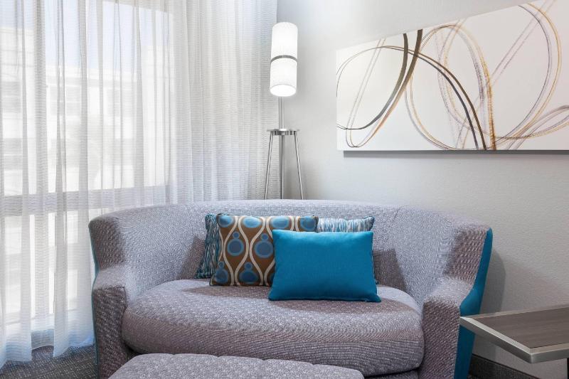 King Room with Sofa Bed image 3