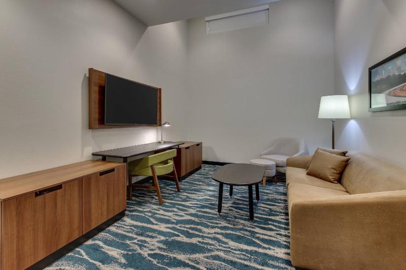 Suite, 2 Queen, Sofa bed image 4