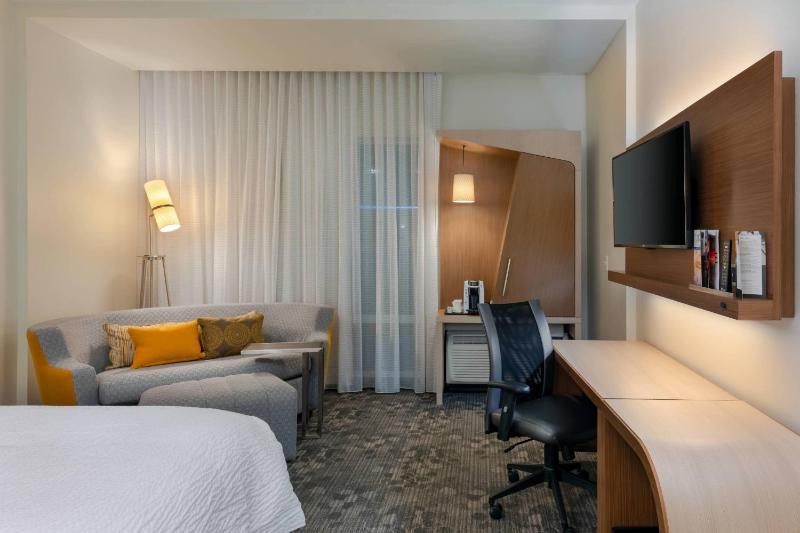 Courtyard by Marriott Savannah Airport - image 17