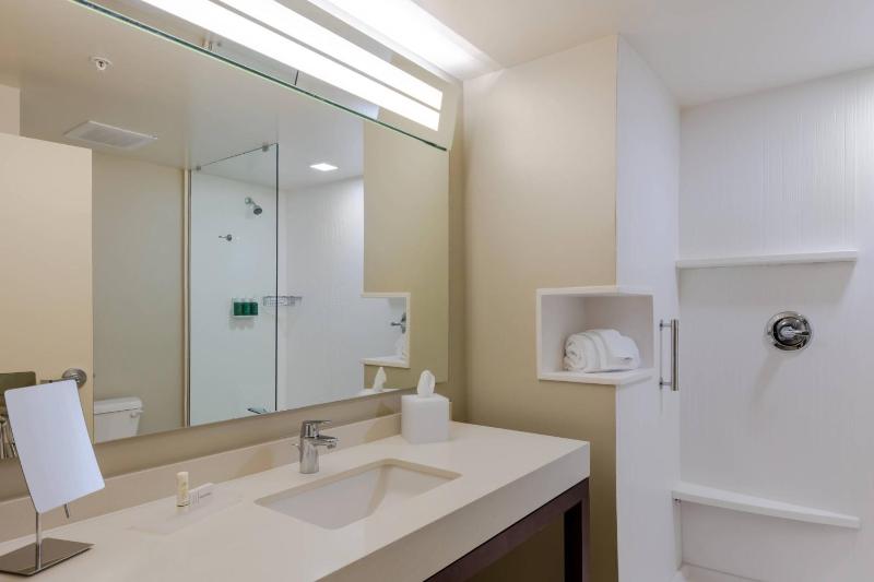 Courtyard by Marriott Savannah Airport - image 18