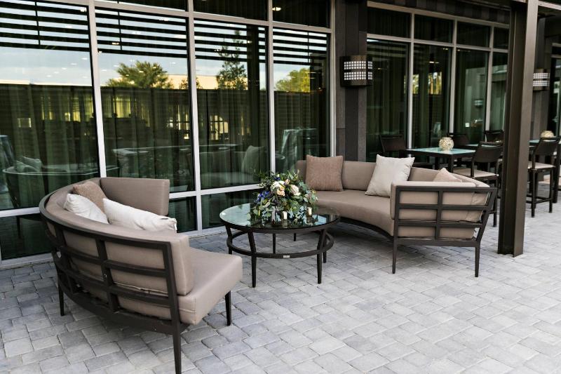 Courtyard by Marriott Savannah Airport - image 9