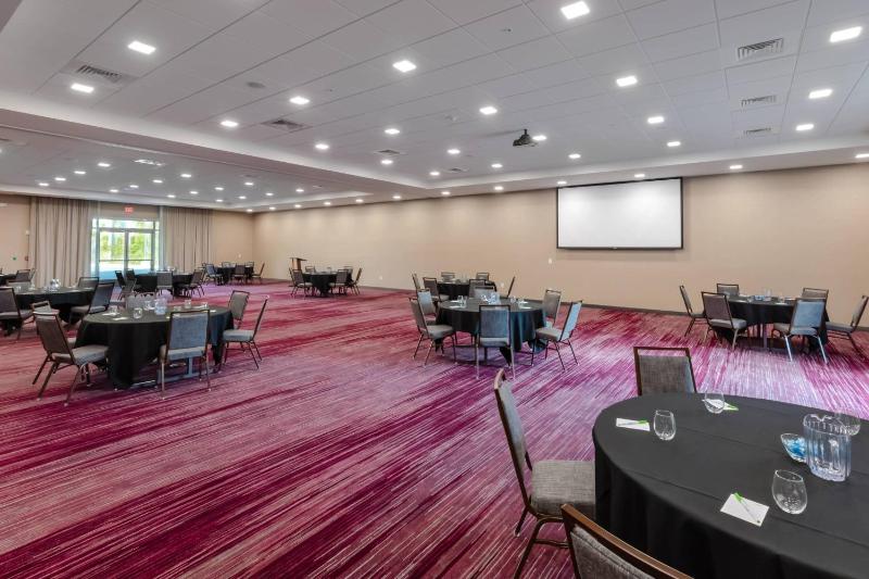 Courtyard by Marriott Savannah Airport - image 33