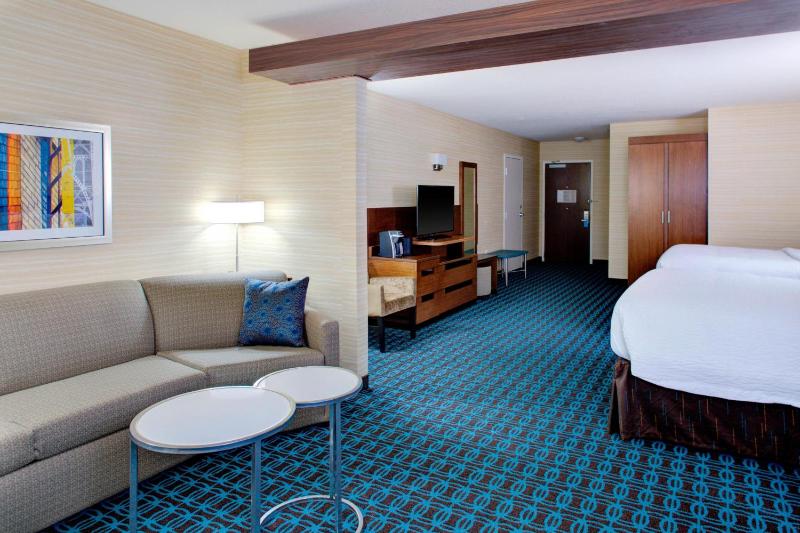 Executive Suite with Two Queen and Sofa Bed image 4