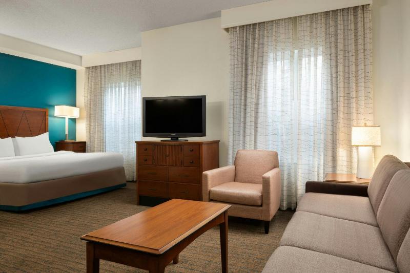 One-Bedroom King Suite image 4