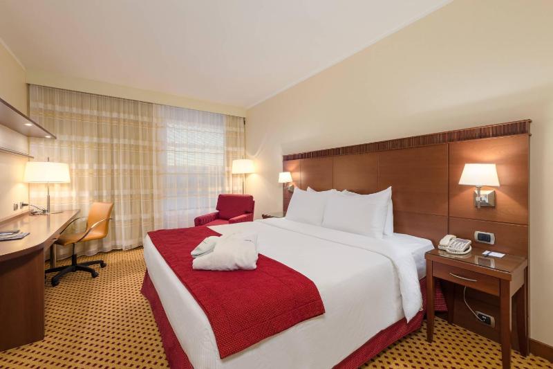Executive Room, Guest room, 1 King image 3