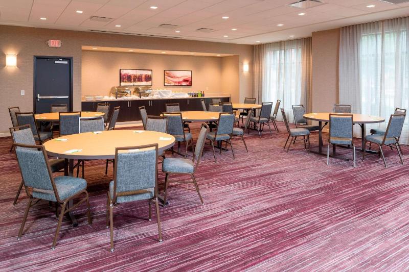 Courtyard by Marriott Louisville Downtown - image 21