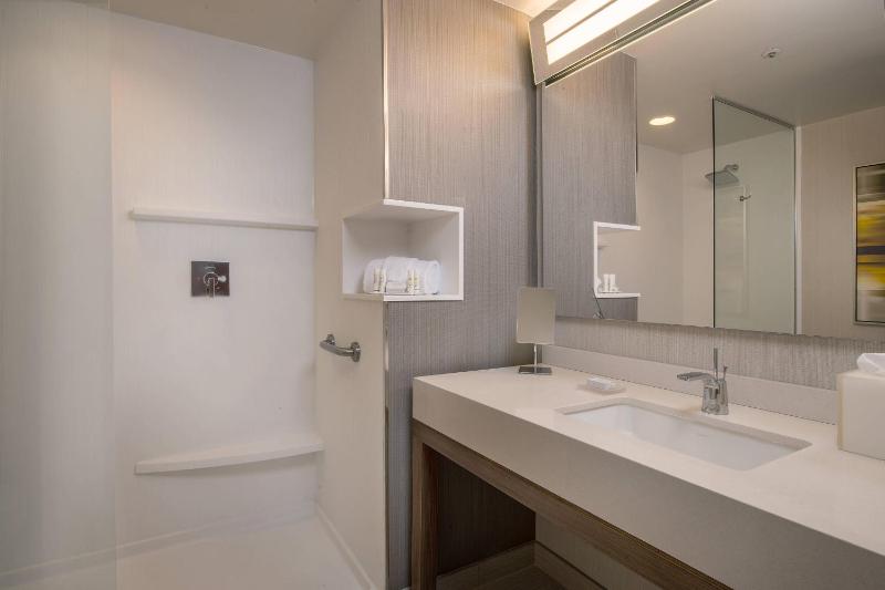 King Room with Ocean View image 2