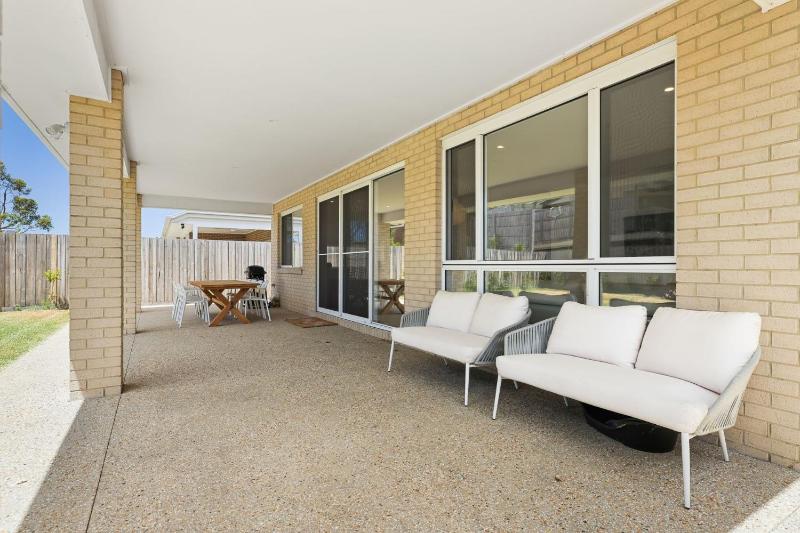 Lux Living Cowes - image 15