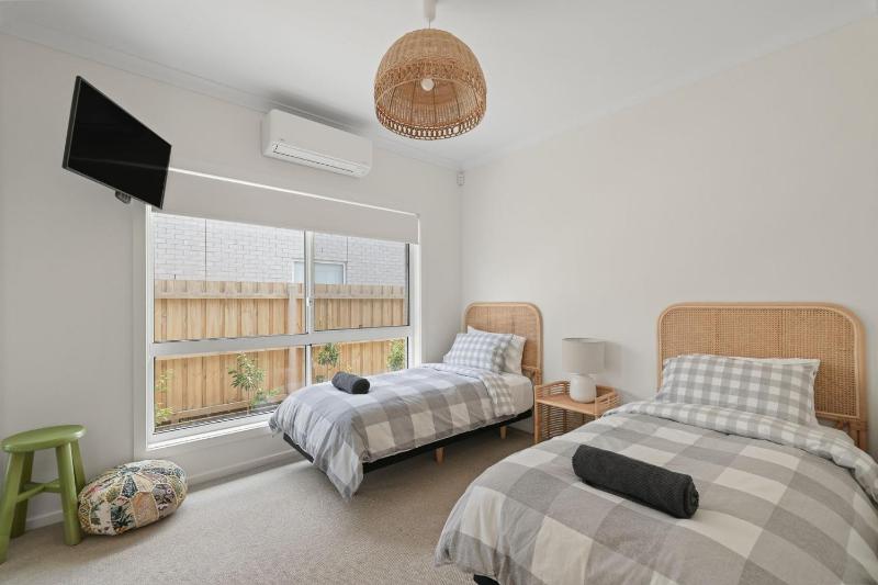 Lux Living Cowes - image 7